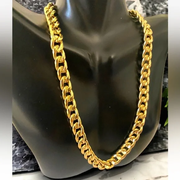 ***SOLD*** Italy 14k Gold 8mm Curb Link 16” Chain Necklace GORGEOUS! - Picture 5 of 12